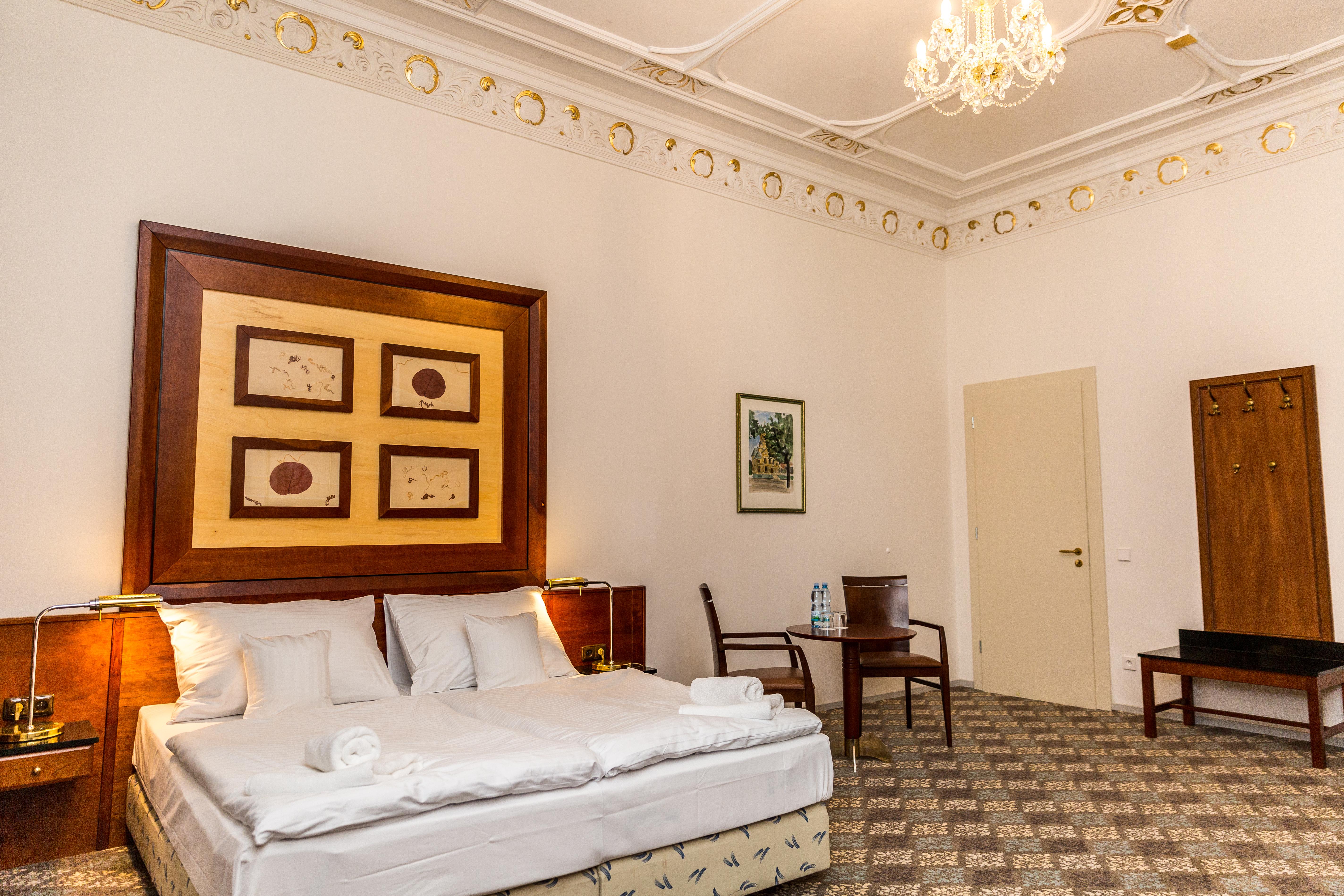 Hotel Kucera Karlsbad Buitenkant foto